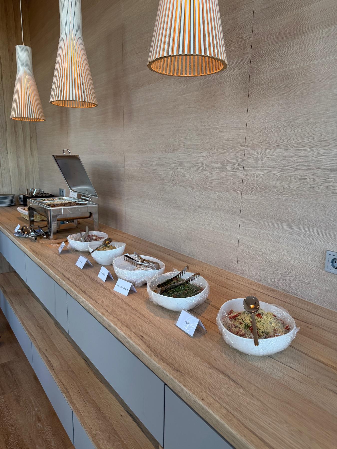 Salat-Buffet im Büro