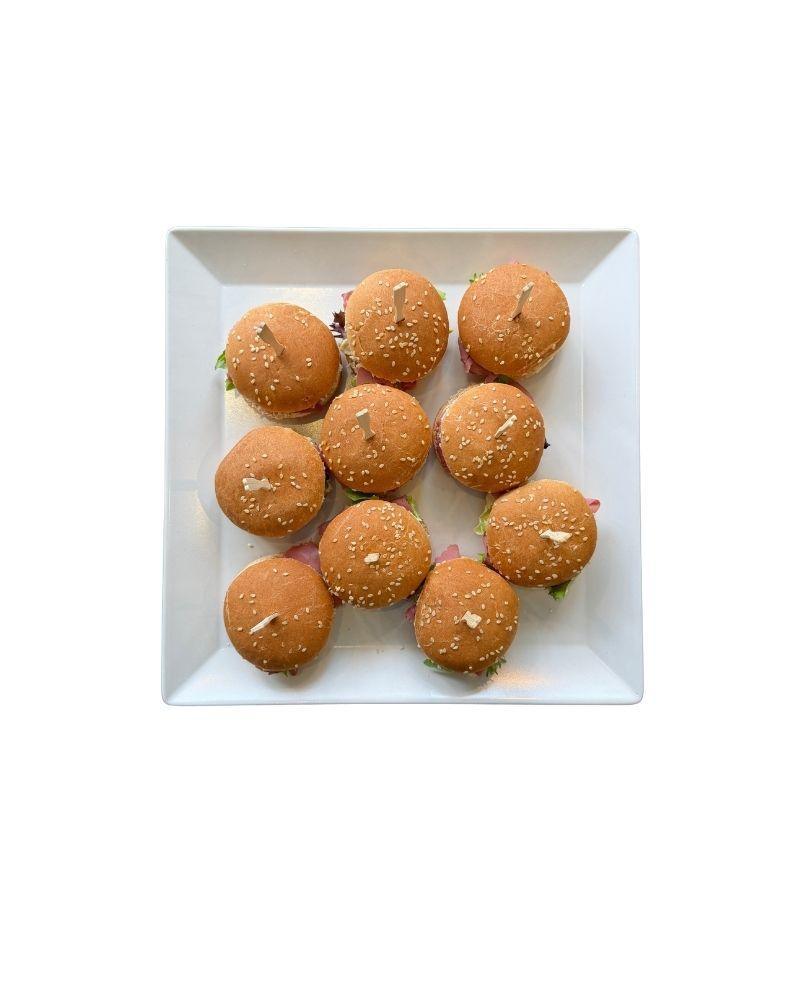 Mini-Burger mit Baba Ghanoush und Rind