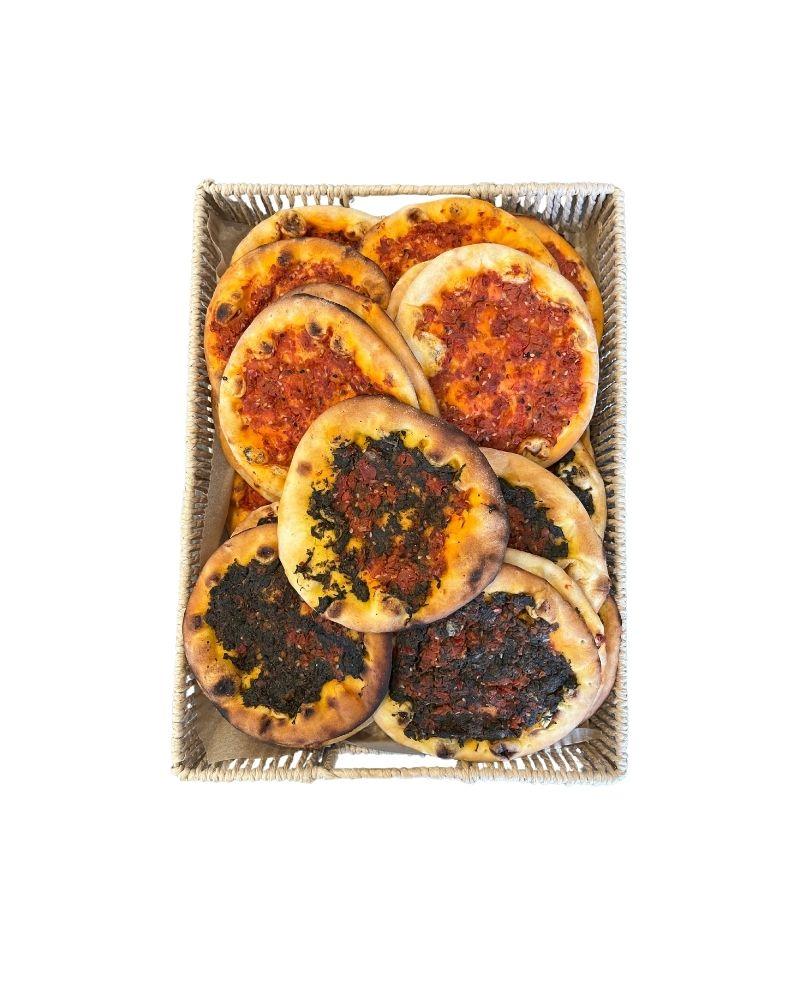 Mini-Fladenbrot mit Paprika und Spinat