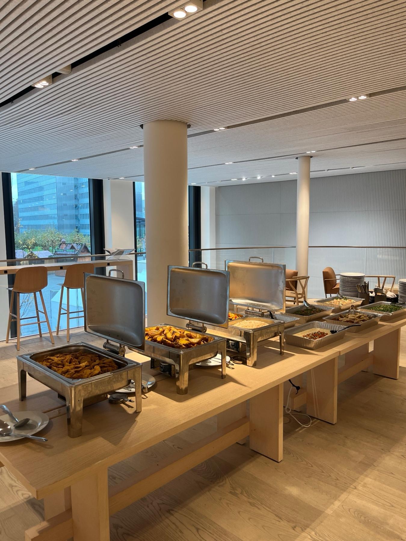 Konferenz-Buffet für 50 Personen in Chafing Dishes